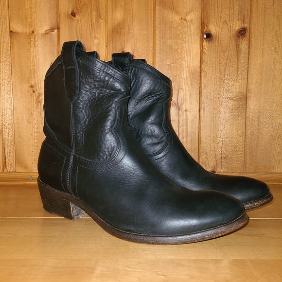 Frye Shoes - Frye Carson Shortie #77033 black ankle boots
